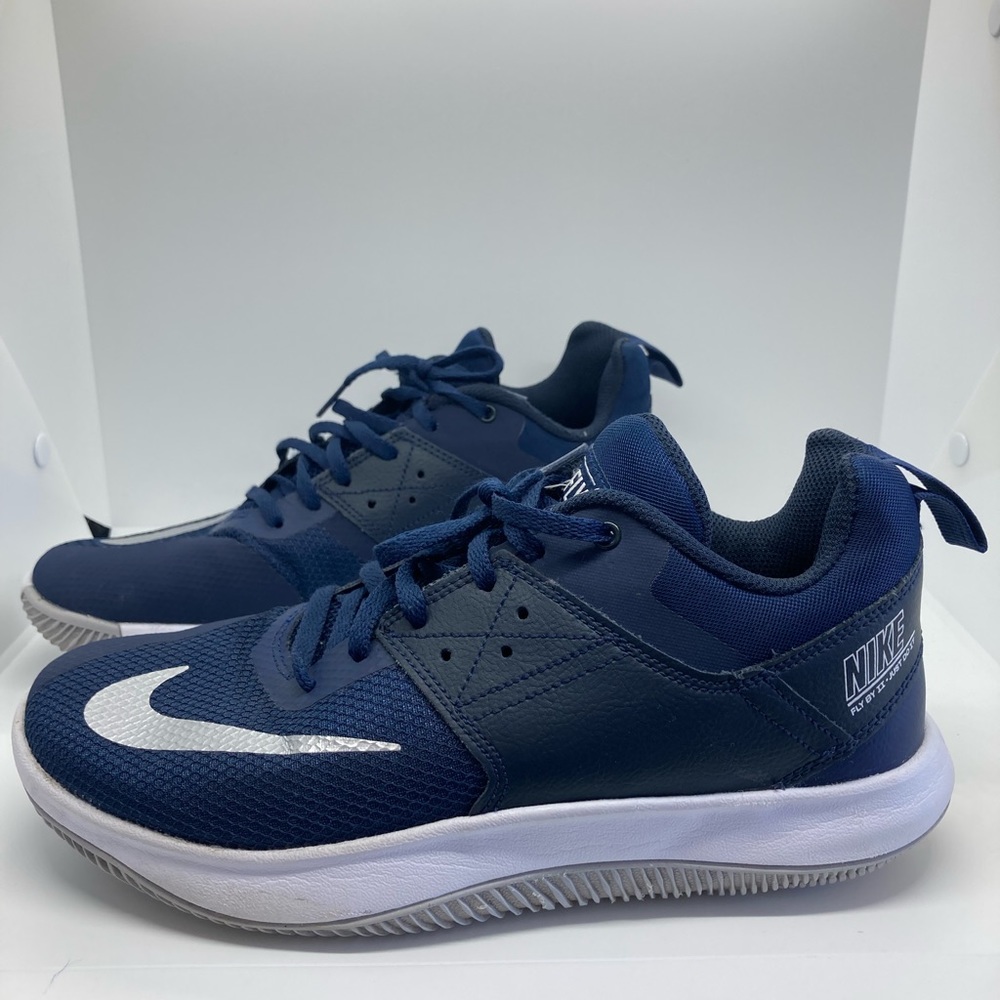 Men’s Nike Fly By 2 Low Navy/Silver Sneaker Size 8